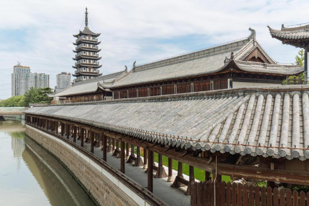 Jinjiang Inn Caoan Road Шанхай Екстер'єр фото